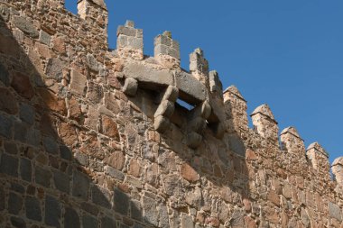 İspanya 'nın Avila şehrindeki görkemli duvarlar.