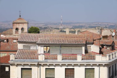 Duvarlardan Avila şehrinin manzarası