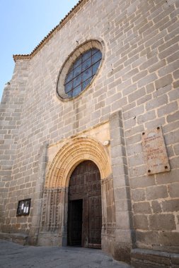 Avila, Castilla y Leon, İspanya - 17 Ağustos 2024: Avila şehrindeki San Juan Bautista Kilisesi