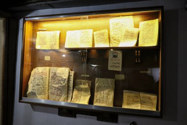 Avila, Castilla y Leon, İspanya - 17 Ağustos 2024: Avila şehrindeki La Encarnacion Manastırı 'nda kullanılan kutsal ofisler