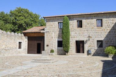 Avila, Castilla y Leon, İspanya - 17 Ağustos 2024: Avila şehrindeki La Encarnacion Manastırı
