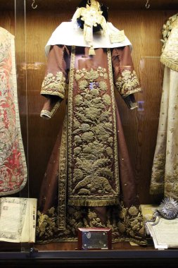 Avila, Castilla y Leon, İspanya - 17 Ağustos 2024: Avila şehrindeki La Encarnacion Manastırı 'nda Santa Teresa' nın doktor kıyafeti ve alışkanlıkları