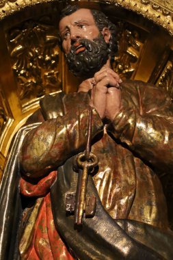 Avila, Castilla y Leon, İspanya - 18 Ağustos 2024: Soterrana bakiresinin sunağı San Vicente Kilisesi Bazilikası 'nın mahzeninde, aynı zamanda şehit kardeşlerin kilisesi olarak da bilinir Aziz Vincent, Sabina ve Cristeta, eski Avila kentinde