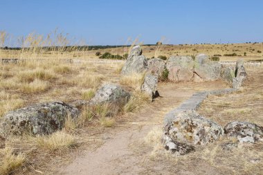 İspanya, Avila 'da Las Cruces Dolmenleri adlı Megalitik mimari