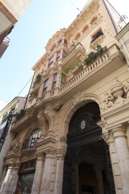 Albacete, Castilla La Mancha, İspanya - 23 Ağustos 2024: Lodares Geçidine Giriş, Albacete şehrinde modernist stil