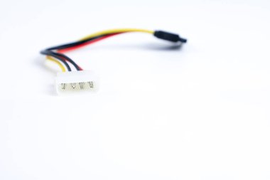 Beyaz arkaplanda Sata bağlayıcısına IDE