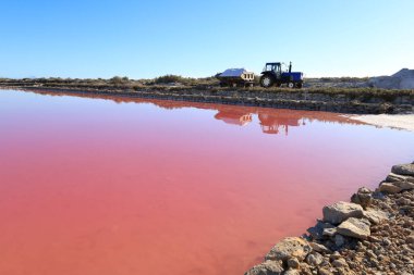 Santa Pola kasabası Alicante, İspanya 'nın doğal parkındaki Pembe Saltworks gölünün güzel dokusu