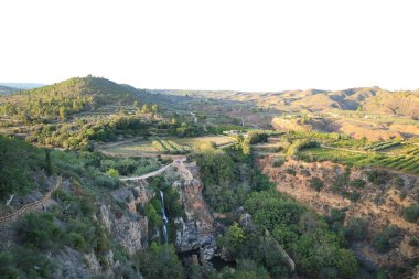 Valencia, İspanya 'daki Chella dağlarının güzel manzarası.