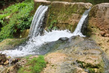 Gorgo de la Escalera şelalesi ve kanyon Anna kasabası, Valencia, İspanya