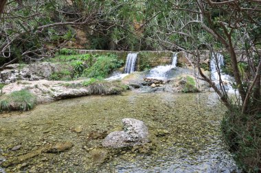Gorgo de la Escalera şelalesi ve kanyon Anna kasabası, Valencia, İspanya