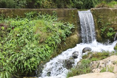 Gorgo de la Escalera şelalesi ve kanyon Anna kasabası, Valencia, İspanya