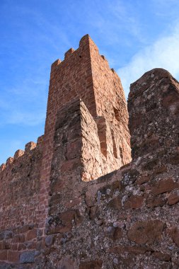 Peracense, Teruel, İspanya - 6 Ocak 2025: Teruel bölgesindeki Peracense Kalesi 'nin mimari detayları