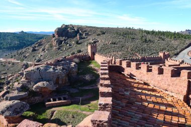 Peracense, Teruel, İspanya - 6 Ocak 2025: Teruel bölgesindeki Peracense Kalesi 'nin mimari detayları