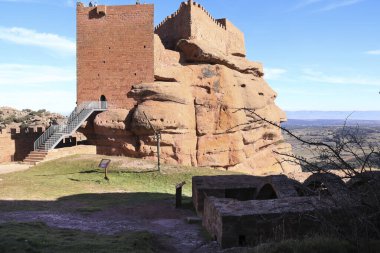 Peracense, Teruel, İspanya - 6 Ocak 2025: Teruel bölgesindeki Peracense Kalesi 'nin mimari detayları