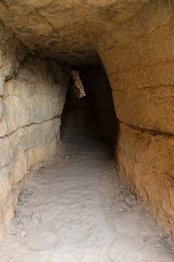 Roma su kemeri Sierra de Albarracin, Teruel, İspanya 'da kaya kazısı yaptı.