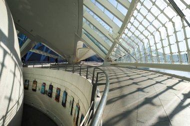 Valencia, İspanya 27 Aralık 2024 Valencia 'daki L' Hemispheric binasının mimari detayları.