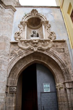 Valencia, İspanya - 26 Şubat 2025 Valencia 'nın Ciutat Vella ilçesindeki Santa Catalina Kilisesi