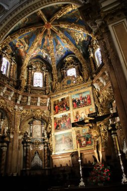 Valencia, İspanya-23 Şubat 2025: Valencia Katedrali 'nin mimari detayları