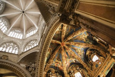 Valencia, İspanya-23 Şubat 2025: Valencia Katedrali 'nin mimari detayları