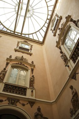 Valencia, İspanya... 25 Şubat 2025 Valencia 'daki Dos Aguas Markizi' nin sarayının mimari detayları.