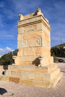 Çinçilla de Montearagon, Albacete, İspanya 'daki Pozo Moro İber Cenaze Anıtı' nın bir kopyası.