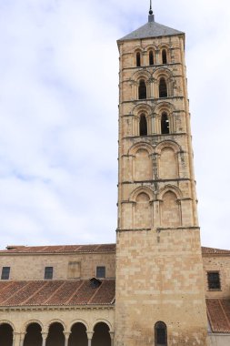İspanya 'nın Segovia şehrindeki San Esteban Kilisesi
