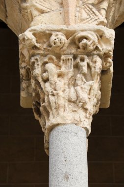 İspanya 'nın eski şehri Segovia' daki San Esteban kilisesinin mimari detayları.