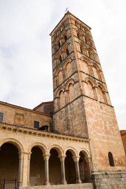İspanya 'nın Segovia şehrindeki San Esteban Kilisesi