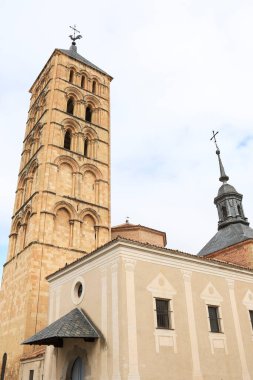 İspanya 'nın Segovia şehrindeki San Esteban Kilisesi
