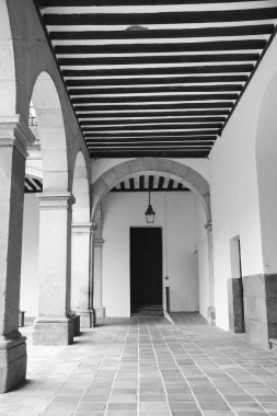 Segovia, Castilla y Leon, İspanya - 5 Nisan 2025: Segovia 'daki St. Stephen Meydanı' ndaki Episkopal Sarayı 'nın İç mimari detayları