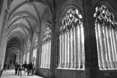 Segovia, Castilla y Leon, İspanya - 5 Nisan 2025: Segovia Katedrali manastırının mimari detayları