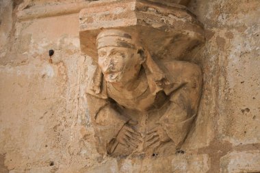 Morella kasabası Castellon, İspanya 'daki Santa Maria Belediye Başkanı Başrahip Kilisesi' nin Havarilerinin mimari detayları.