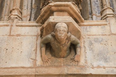 Morella kasabası Castellon, İspanya 'daki Santa Maria Belediye Başkanı Başrahip Kilisesi' nin Havarilerinin mimari detayları.