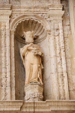 Morella kasabası Castellon, İspanya 'daki Santa Maria Belediye Başkanı Başrahip Kilisesi' nin Havarilerinin mimari detayları.