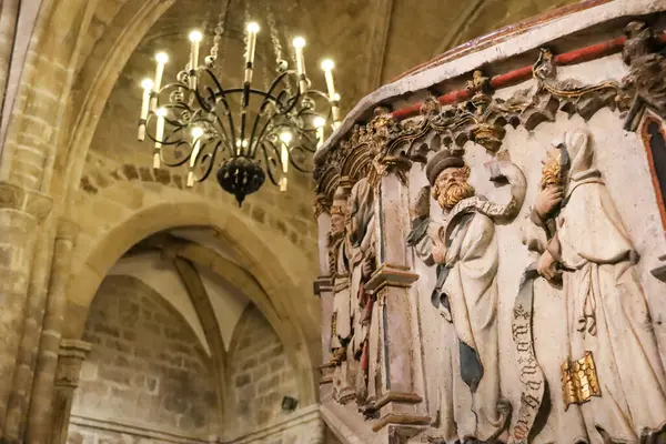 Morella, Castellon, İspanya... 18 Nisan 2025: Morella kasabası, Castellon, İspanya 'daki Santa Maria Belediye Başkanı Kilisesi' nin Spiral Merdiveni