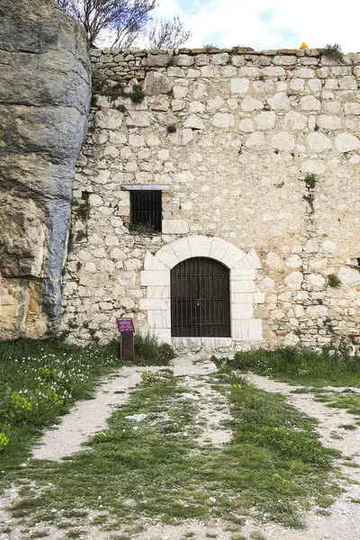 Morella, Castellon, İspanya... 18 Nisan 2025 Morella Kalesi ve Kalesi