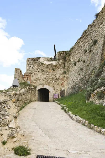 Morella, Castellon, İspanya... 18 Nisan 2025 Morella Kalesi ve Kalesi