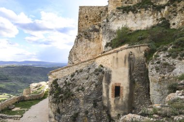 Morella, Castellon, İspanya... 18 Nisan 2025 Morella Kalesi ve Kalesi