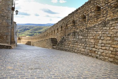 Eski Morella şehri Castellon, İspanya 'yı çevreleyen duvarlar.