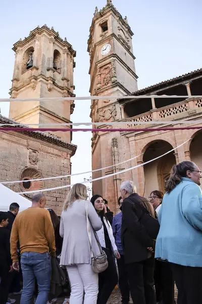 Alcaraz, Albacete, İspanya - 2 Mayıs 2025: Eski Alcaraz kasabasındaki Alfonsi Ortaçağ Pazarı