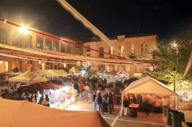 Alcaraz, Albacete, İspanya - 2 Mayıs 2025: Alfonsi Ortaçağ Pazarı