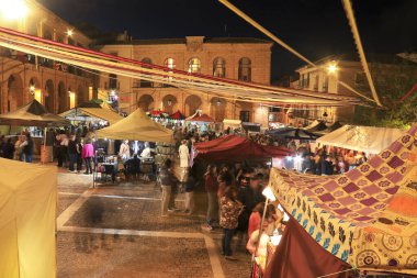 Alcaraz, Albacete, İspanya - 2 Mayıs 2025: Alfonsi Ortaçağ Pazarı