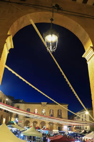 Alcaraz, Albacete, İspanya - 2 Mayıs 2025: Alfonsi Ortaçağ Pazarı