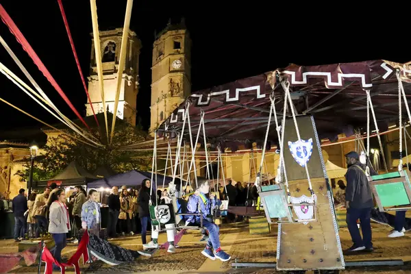 Alcaraz, Albacete, İspanya - 2 Mayıs 2025: Alfonsi Ortaçağ Pazarı