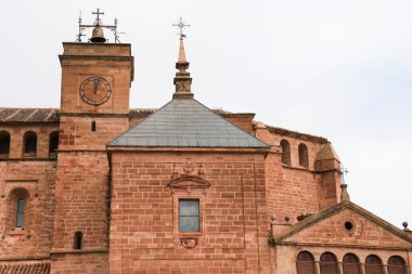 Villanueva de Los Infantes kasabasındaki St. Andrew Kilisesi, Ciudad Real bölgesi, İspanya