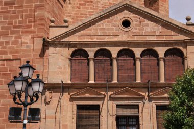 Villanueva de Los Infantes kasabasındaki St. Andrew Kilisesi, Ciudad Real bölgesi, İspanya