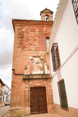 Villanueva de los Infantes, Ciudad Real, İspanya - 8 Mayıs 2025: Villanueva de Los Infantes kasabasındaki Santo Tomas de Villanueva Şapeli