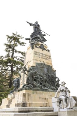 Segovia, Castilla y Leon, İspanya - 6 Nisan 2025: Segovia 'daki Victoria Eugenia Queen Meydanı' nda Daoiz ve Velarde Anıtı