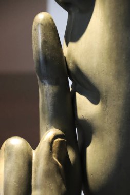 Madrid, İspanya - 13 Ağustos 2025: Madrid 'deki Telefonica vakıf binasında Jaume Plensa sanatçı iç mesele sergisi