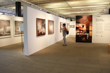 Madrid, İspanya - 12 Ağustos 2025: Madrid Mimarlar Koleji Sergi Galerisi (COAM)